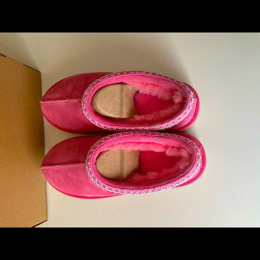 BEST SELLER!! Pink Tasman Slippers Size 9